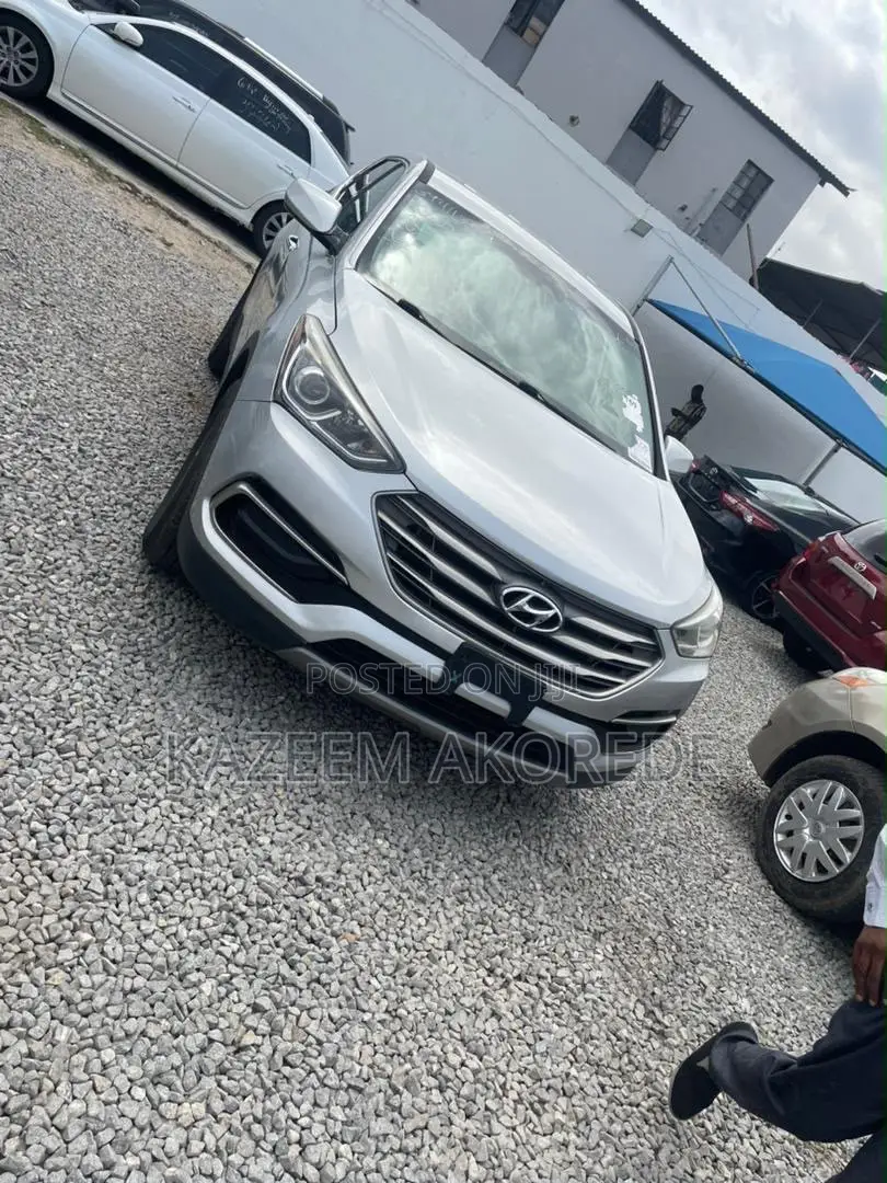 Hyundai Santa Fe SE AWD 2017 Silver