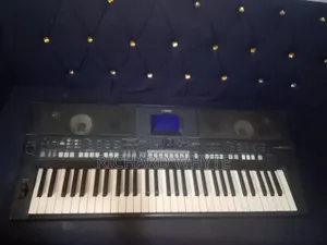 Yamaha PSR - S650 Keyboard