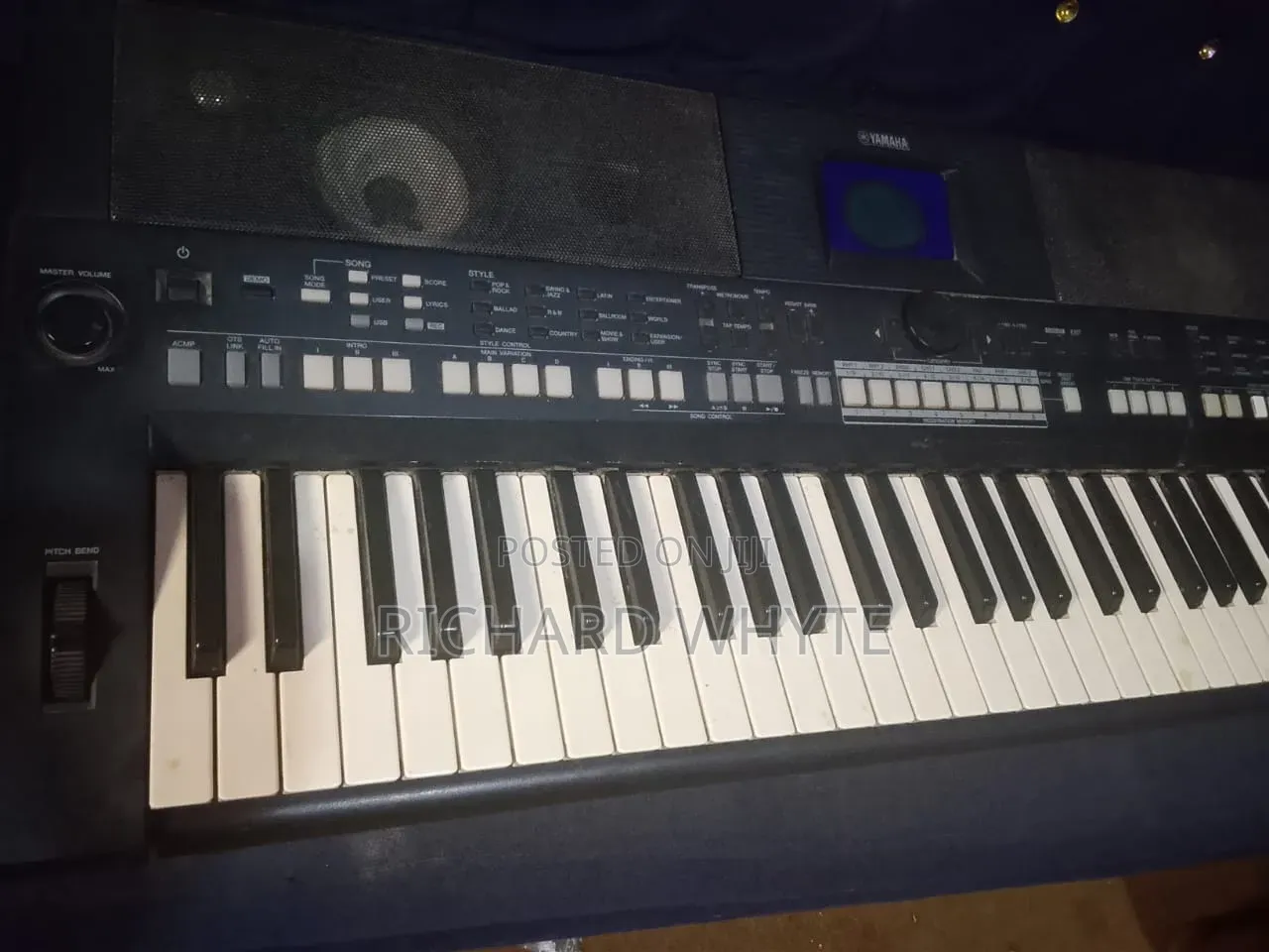 Yamaha PSR - S650 Keyboard