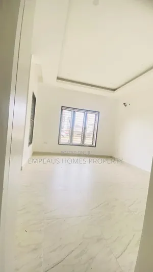 3bdrm Apartment in Ikota for rent