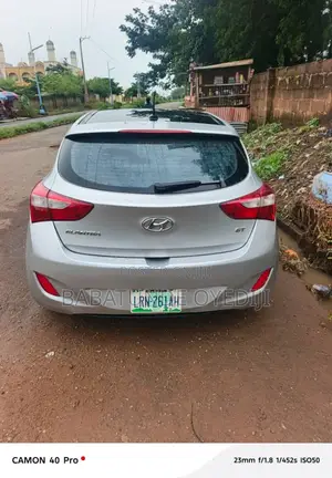 Hyundai Elantra Limited 4dr Sedan (1.8L 4cyl 6A) 2014 Silver