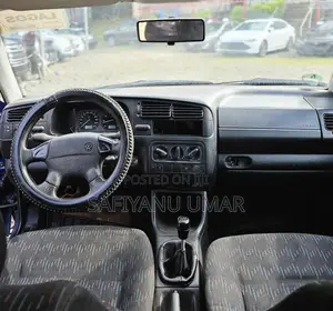 Volkswagen Golf 2000 Blue