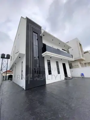 5bdrm Duplex in Chevron for sale