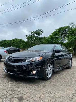 Toyota Camry XLE 4dr Sedan (2.5L 4cyl 6A) 2012 Black