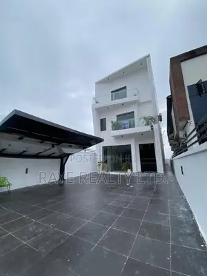 5bdrm Duplex in Chevron for sale