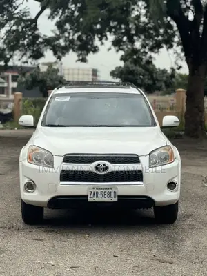 Toyota RAV4 Limited 2009 White