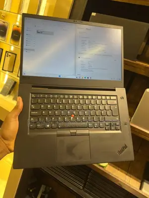 New Laptop Lenovo 16GB Intel Xeon SSD 256GB