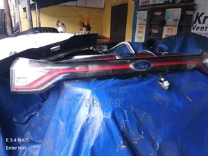 Booth Light Ford Edge 2018