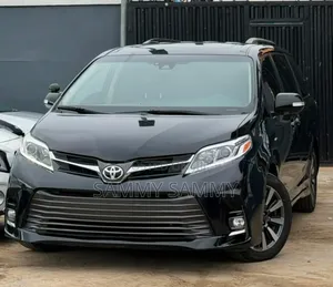 Toyota Sienna 2018 Black