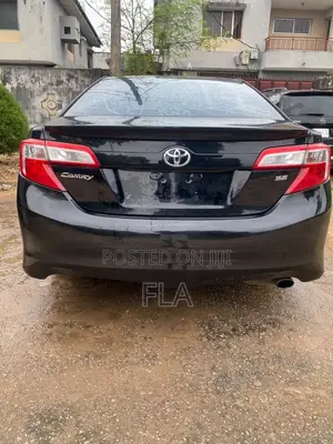 Toyota Camry SE 4dr Sedan (2.5L 4cyl 6A) 2012 Black