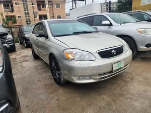 Toyota Corolla Sedan Automatic 2004 Gold