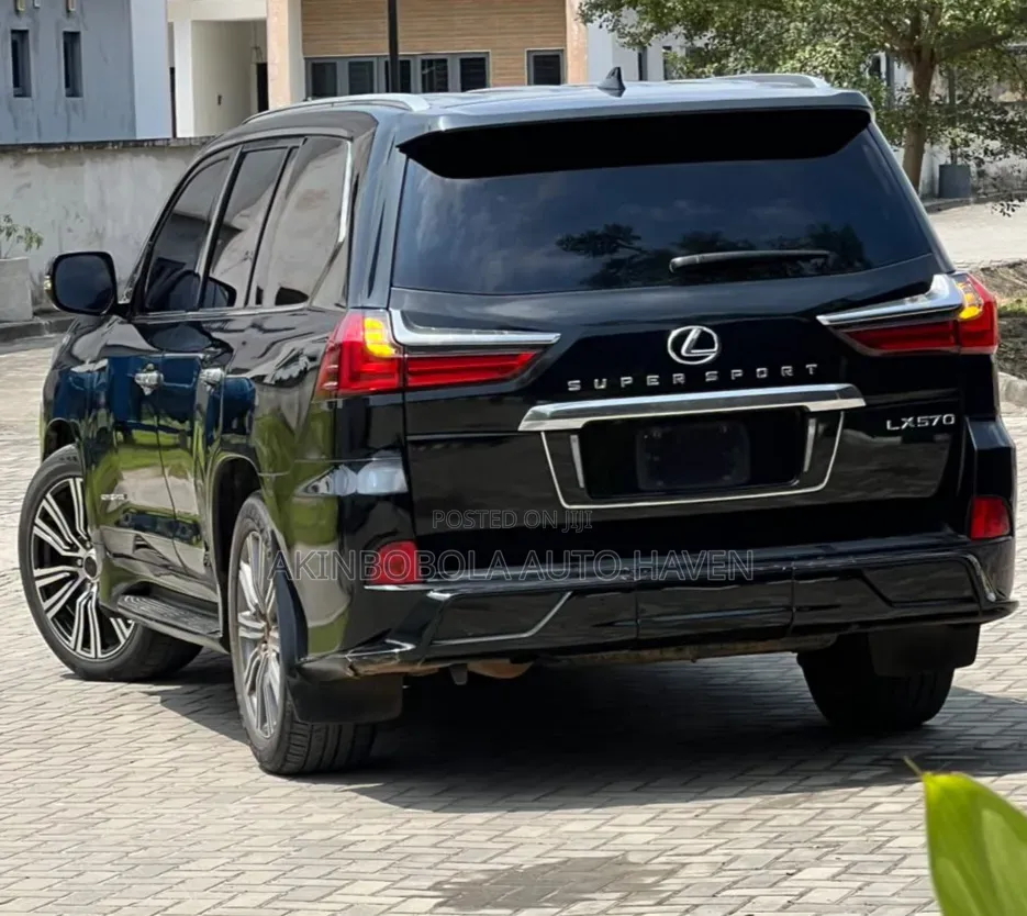 Lexus LX 2017 Black