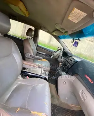 Toyota Sienna 2005 Gray