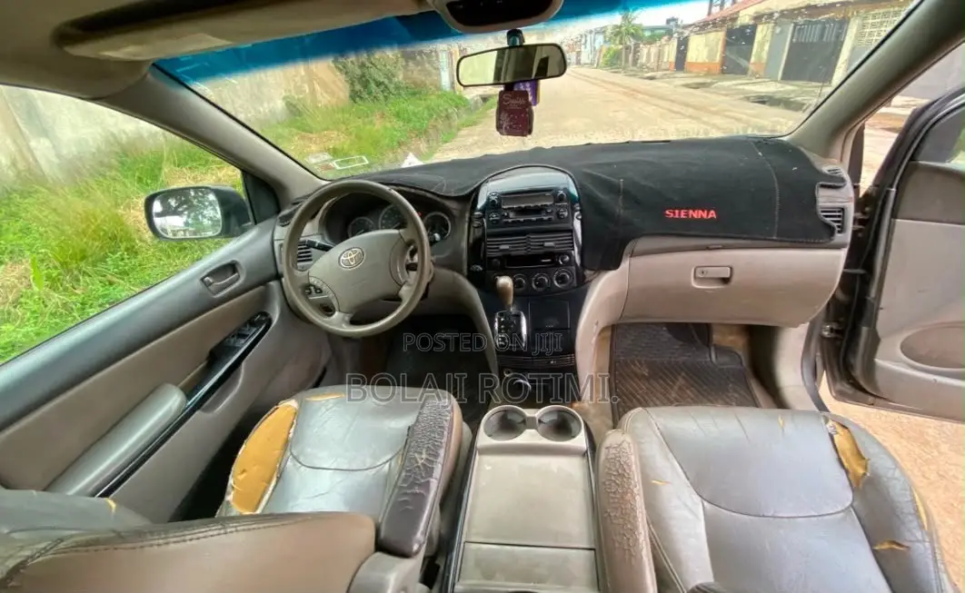 Toyota Sienna 2005 Gray