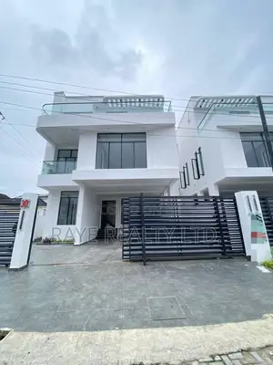 5bdrm Duplex in Chevron for sale