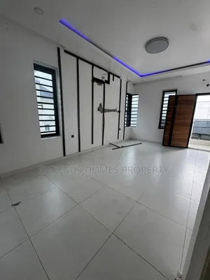 4bdrm Apartment in Ikota for rent
