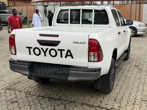 New Toyota Hilux 2026 White