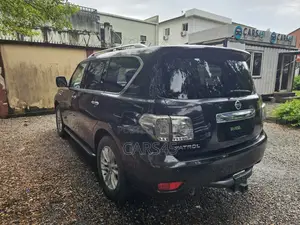 Nissan Patrol 5.6 2012 Black