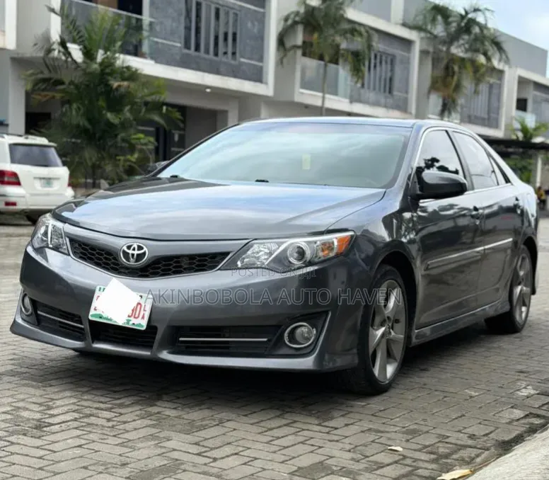 Toyota Camry 2014 Gray