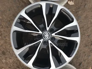 Latest Alloy Rim 17 for Toyota Corolla