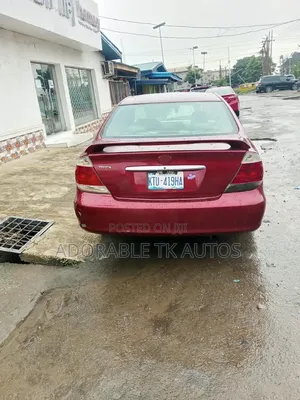 Toyota Camry XLE V6 4dr Sedan (3.0L 6cyl 5A) 2005 Red
