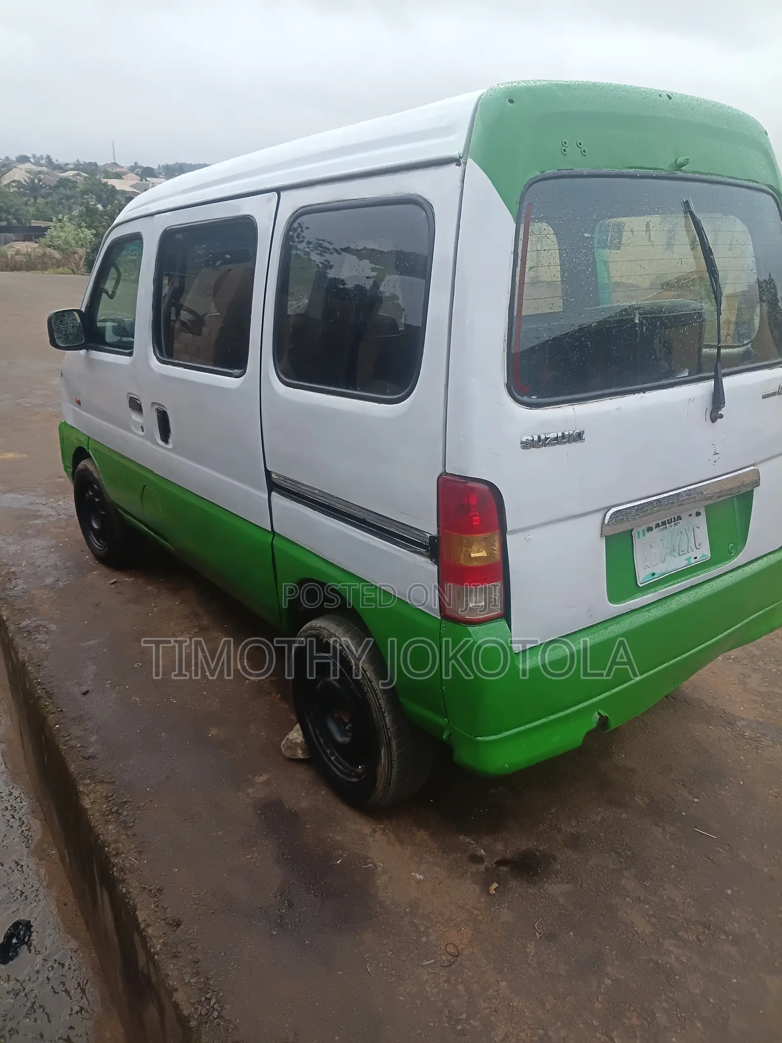 Suzuki APV Minibus 2010 White