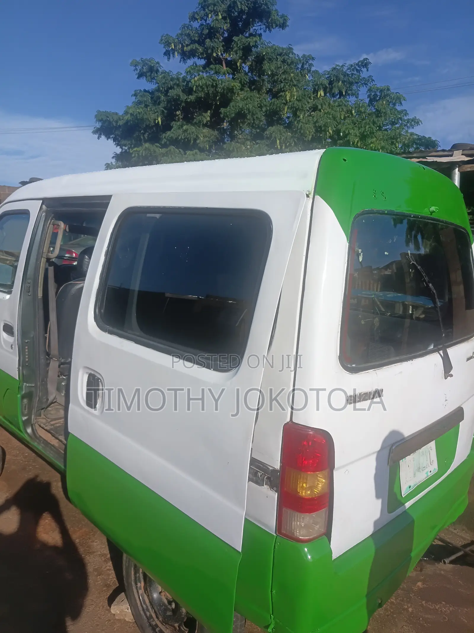 Suzuki APV Minibus 2010 White