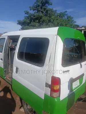 Suzuki APV Minibus 2010 White