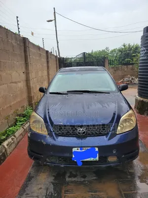 Toyota Matrix XR Hatchback FWD (1.8L 4cyl 4A) 2005 Blue