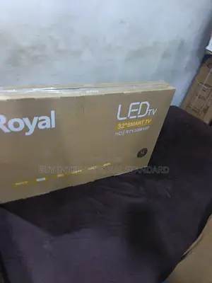 ROYAL RTV32M10P 32” Smart TV Modern Residential Entertainment