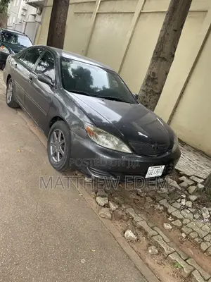 Toyota Camry LE 4dr Sedan (2.4L 4cyl 4A) 2004 Gray