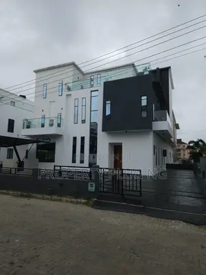 5bdrm Mansion in Osapa London for sale