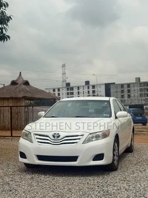 Toyota Camry LE 4dr Sedan (2.5L 4cyl 6A) 2011 White