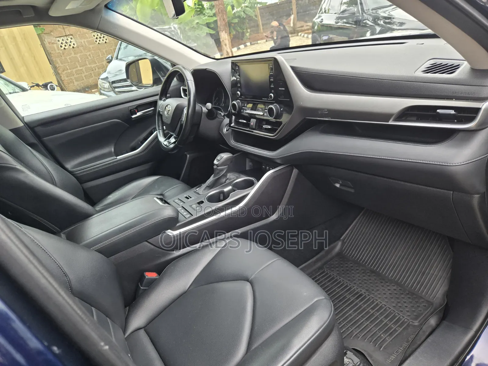 Toyota Highlander XLE 2022 Blue