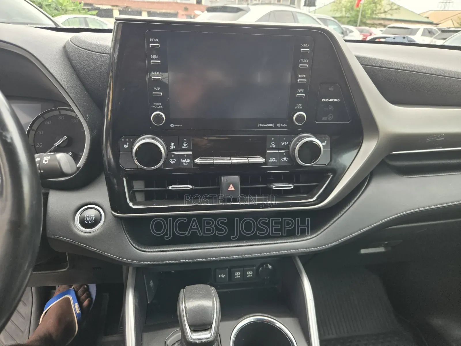 Toyota Highlander XLE 2022 Blue