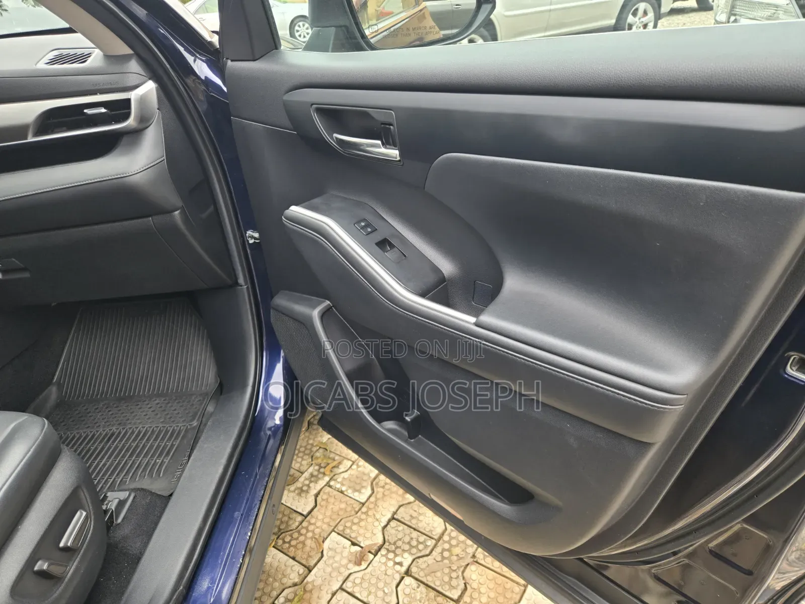 Toyota Highlander XLE 2022 Blue