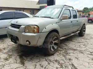 Nissan Frontier 2003 Gray