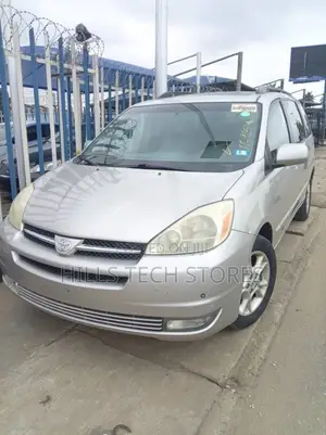 Toyota Sienna XLE 2005 Gold