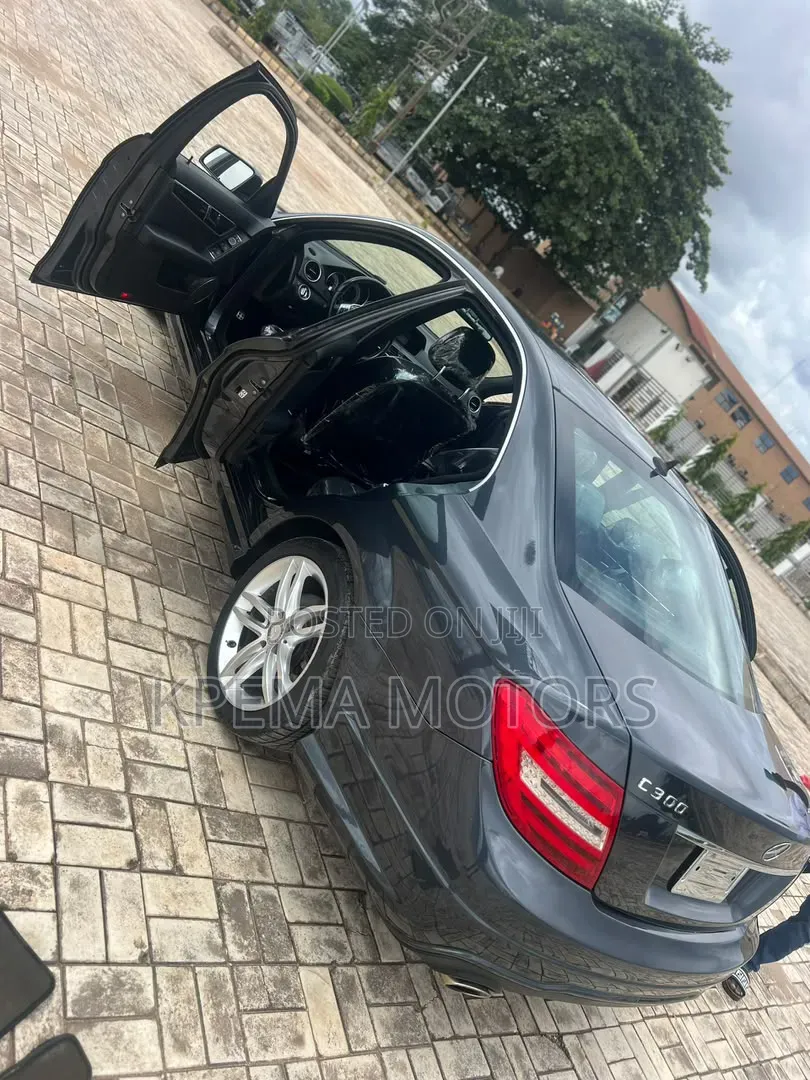Mercedes-Benz C300 2013 Gray