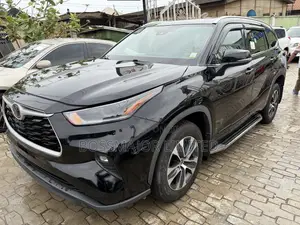 Toyota Highlander XSE 2021 Black