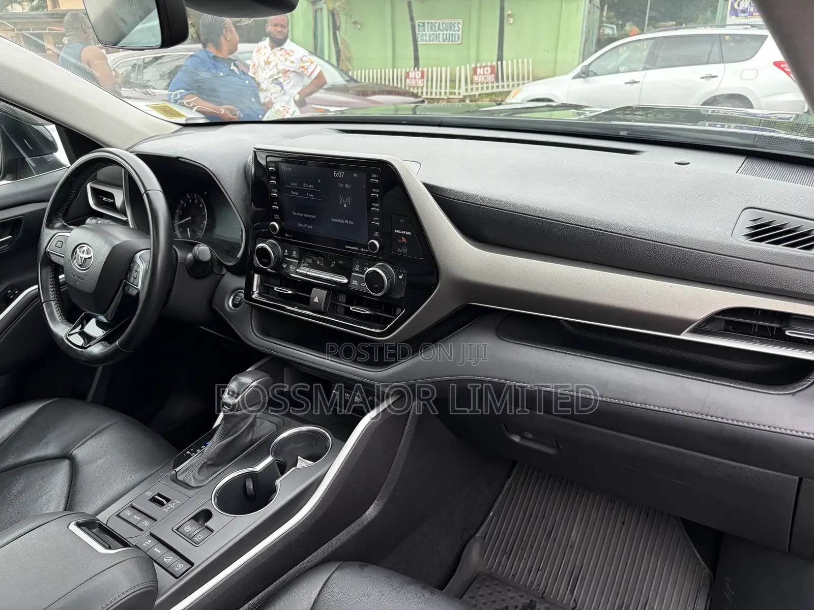 Toyota Highlander XSE 2021 Black