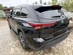 Toyota Highlander XSE 2021 Black