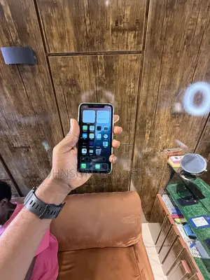 Apple iPhone XR 128 GB White