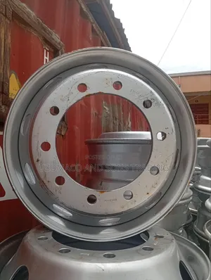 Heavy Duty Commercial Truck Steel Rim / 10-Hole Tubeless Rim (22.5")