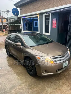 Toyota Venza 2011 Gold