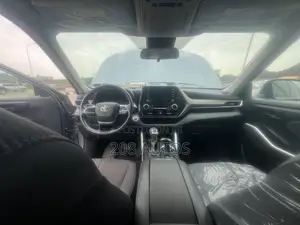 Toyota Highlander LE AWD 2020 Blue