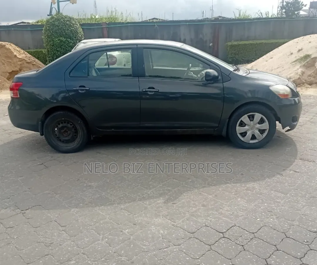 Toyota Yaris 2008 Gray