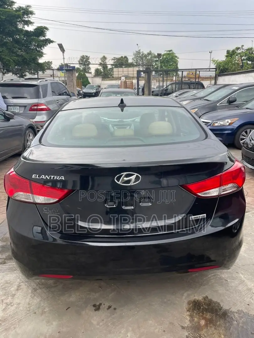 Hyundai Elantra 2014 Black
