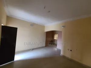 1bdrm Block of Flats in Off Eneka, Port-Harcourt for rent