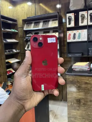Apple iPhone 13 128 GB Red